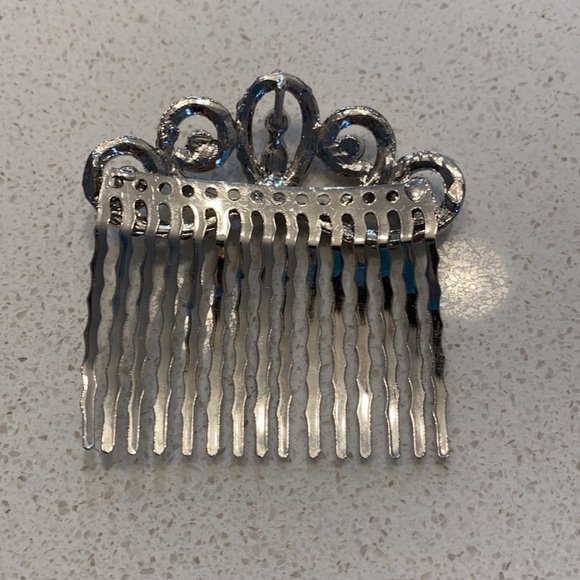 Vintage Inspired Crystal Hair Comb - Picture 3 of 4